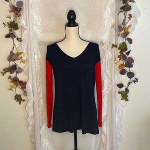 Theory Navy With Red Long Sleeve V-Neck Top Shirt Size XS